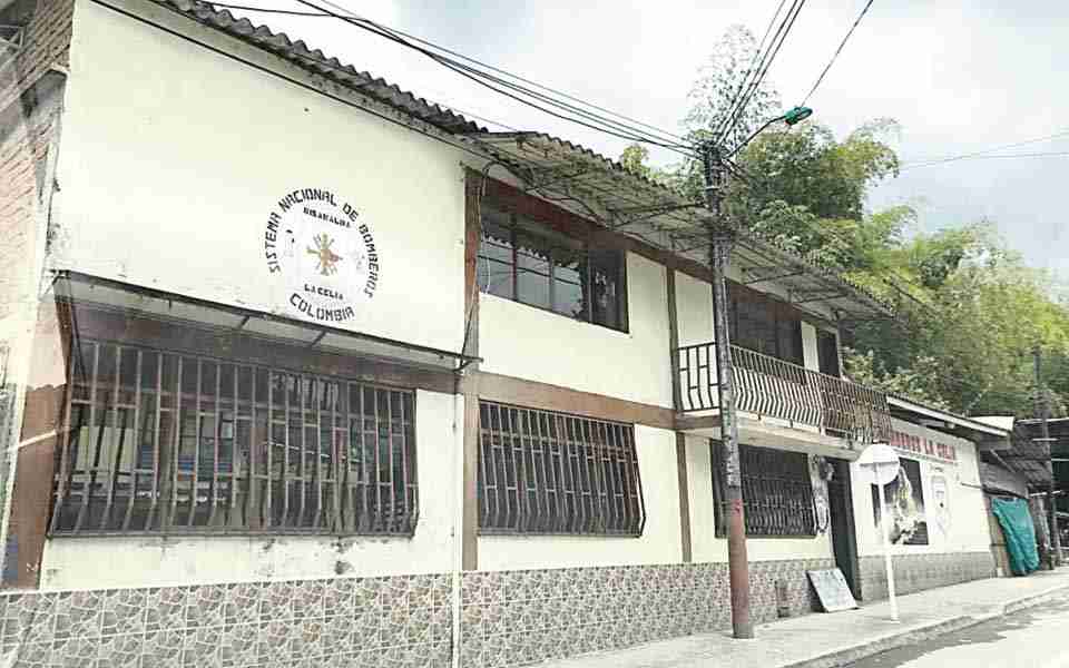 A construir las sedes de bomberos
