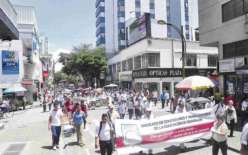 Maestros del Eje Cafetero en paro por 48 horas