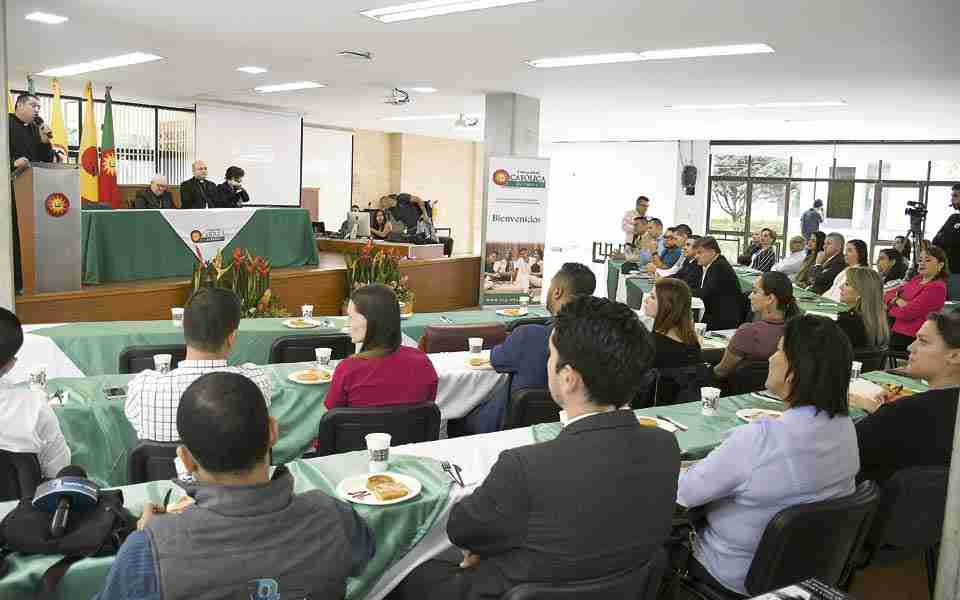 Empresa y academia analizan necesidades laborales de la región