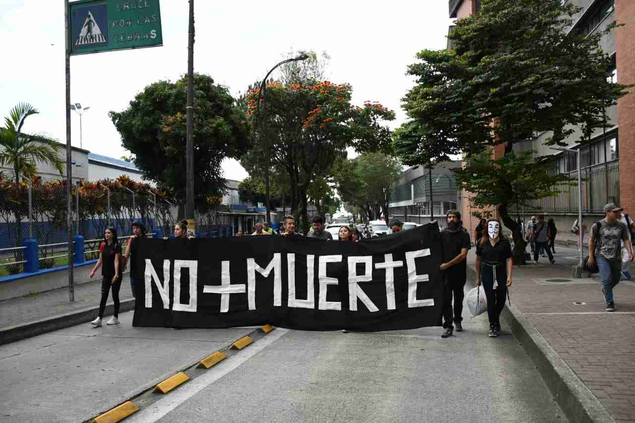 Manifestantes empiezan a llenar las calles para rechazar asesinato de líderes sociales (galería fotos)