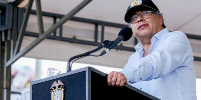 Presidente Gustavo Petro exige devolución de dineros públicos robados