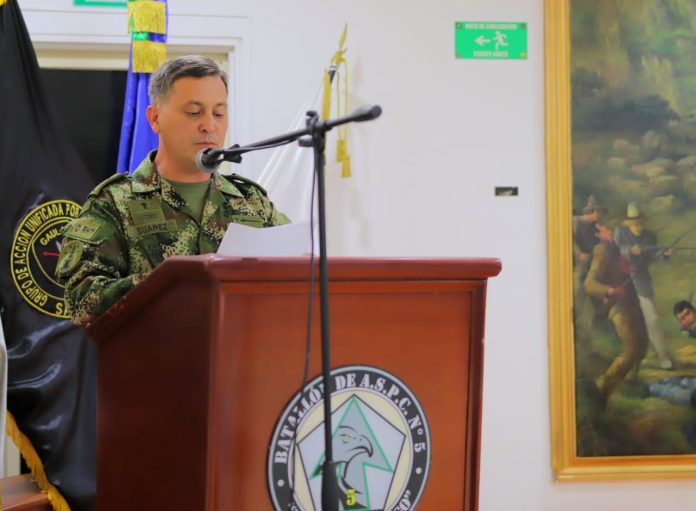 Investigación al Coronel del Ejército por asistir a concierto en medio de combate en Cauca