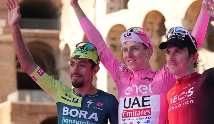 Daniel Felipe Martínez celebra el subcampeonato en el Giro de Italia