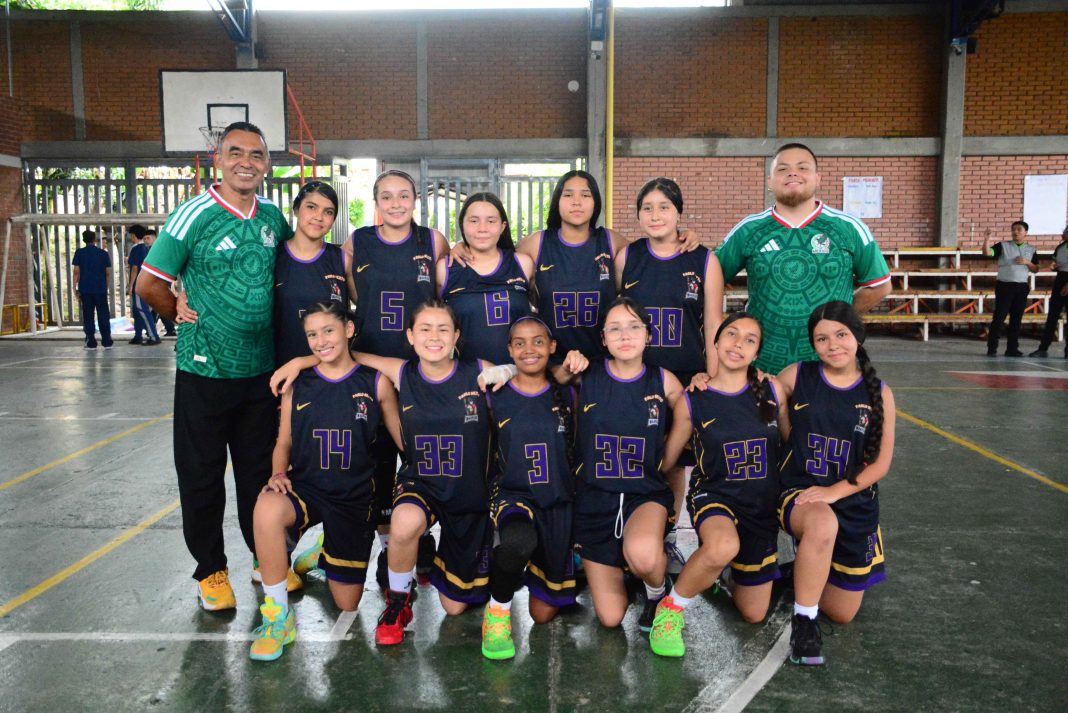 Baloncesto en acción de los Juegos Intercolegiados 1