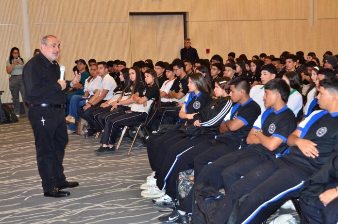 ExpoU comenzó con un llamado para formar mejores personas antes que profesionales
