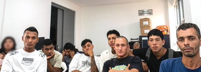 Los ocho fueron enviados a la cárcel